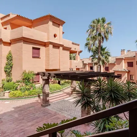 To Home&royal Marbella Естепона